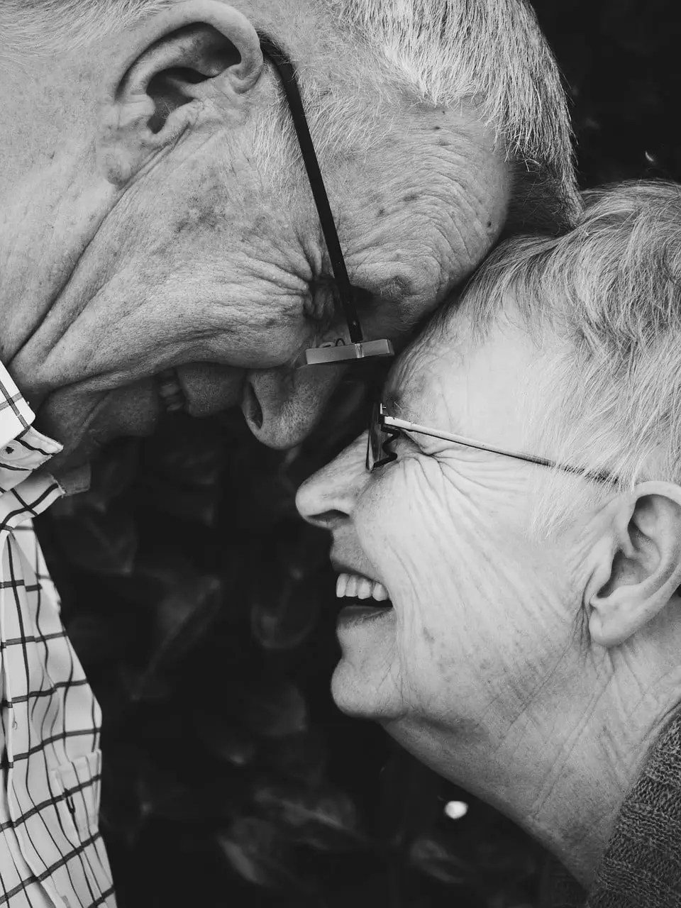 Un couple uni depuis si longtemps Surmonter les épreuves rend plus fort